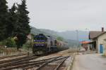 2062 108 und 2062 110 mit Güterzug 60340 Solin-Ogulin auf Bahnhof Kaštel Stari am 25-5-2015.