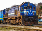 Lokportrait von der 2062 049 an der Spitze eines Kesselzuges nach Sveti Kriz-Zacretje, aufgenommen im Bahnhof von Zabok am 24.12.2014. An den Seitenwänden prangt noch der Schriftzug der bereits Ende 2012 aufgelösten HZ-Traktion (Vuca vlakova), mittlerweile wurde dieser durch das Emblem des aktuellen Inhabers, HZ Cargo, ersetzt.