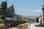 2062 110 und 2062 114 mit Güterzug 60340 Solin-Ogulin auf Bahnhof Kaštel Stari am 27-5-2015.