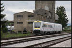 Intercity nach Split mit HZPP 7123007 fährt hier am 15.05.2017 in Gospic ab.