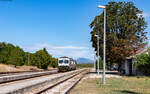 7122 016 als R 5831 (Unesic - Sibenik) im Bahnhof Unešić 25.8.25    