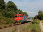 Die 1141 303 mit einem IC am 04.10.2015 unterwegs bei Sokolovac.