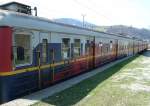 Gleichstrom-Triebzug 6011 015 am 10.04.2006 abgestellt im Bahnhof Moravice, diese Baureihe hat groe hnlichkeit mit polnischen Nahverkehrs-Triebzgen, Polen hat auch eine 3 kV Gleichstrom-Bahnnetz.