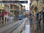 Moderner Strassenbahnzug fhrt auf der Ilica-Strae zum Ban-Jelacic-Platz, Zagreb Kroatien.