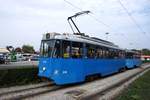 Kroatien / Straßenbahn Zagreb / Tramvaj Zagreb / Zagrebački Električni Tramvaj (ZET): Đuro Đaković TMK 201 - Wagen 210, aufgenommen im Oktober 2017 in der Nähe der