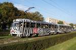 Kroatien / Straßenbahn Zagreb / Tramvaj Zagreb / Zagrebački Električni Tramvaj (ZET): Tatra T4YU - Wagen 432, aufgenommen im Oktober 2017 an der Haltestelle  Sopot  im Stadtgebiet von