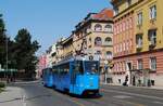 Der 15.06.2025 war der letzte Einsatztag der Großraumwagen der Reihe TMK1Z / TP1Z, die 1973 - 1974 von der Fa. Duro Dakovic an die Straßenbahn Zagreb geliefert worden waren. Tw.224 + Bw.714 hatten an diesem Tag Dienst auf der Linie 9 und konnten in der Ul. Mihanoviceva im Bereich der Haltestelle Botanicki vrt gesichtet werden.