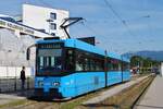 Zagreb: Tw.2102 verl��t als Linie 5 nach Precko die Haltestelle Autobusni Kolodvor.