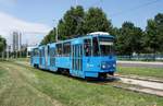 Kroatien / Straßenbahn Zagreb / Tramvaj Zagreb / Zagrebački Električni Tramvaj (ZET): Tatra KT4YU - Wagen 342, aufgenommen im Juni 2018 in der Nähe der Haltestelle
