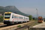 7123 015/7123 016 mit IC 521 Zagreb Glavni Kolodvor-Split auf Bahnhof Kaštel Stari am 18-5-2015.