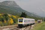 7123 015/7123 016 fahrt ein mit IC 522 Split-Zagreb Glavni Kolodvor auf Bahnhof Kaštel Stari am 18-5-2015.