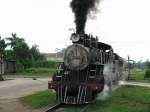 1432 am 25. Oktober 2007 bei der Einfahrt in den Bahnhof Trinidad in der Provinz Sancti Spritus zur Weiterfahrt durch das Tal der Zuckermhlen  nach Iznaga
