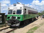 Ein weiterer Eigenbautriebwagen, der offenbar aus einem alten Reisezugwagen entstand in Guantanamo im September 2004.