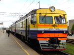 Angekommen in Lettland. ER2T-7118-09 am 17.05.2016 als Regionalzug nach Jelgava in Riga. 