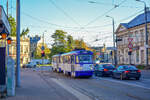 Straßenbahnfahrzeug Tatra T3A #30917+30928 der Linie 1 am 27.09.2021, Krišjāņa Barona iela, Rīga.