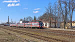 Ein Dieseltriebwagen des Typs DR1AC der AS Pasažieru Vilciens als Zug 862 im Bahnhof Valmiera.
Aufgenommen im April 2026.