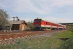 Hier erreicht am 29.4.2012 der DR1AMv 92245002896-9  den Stadtrand von Kaunas und ist aus Kuzla Ruda kommend  auf dem Weg zum Hauptbahnhof Kaunas.