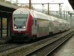 Steuerwagen 012 kommt im Bahnhof von Esch-sur-Alzette aus Richtung Ptange an.