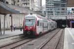 Am 29.07.2016 verschwindet ein Stadler KISS der CFL als RE nach Koblenz im Tunnel, der die östliche Einfahrt des Bahnhofs Luxembourg abdeckt.