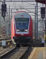 Der Steuerwagen 008 hat am 19.12.08 den Bahnhof von Ptange erreicht und wird nach Luxemburg via Esch/Alzette weiterfahren.