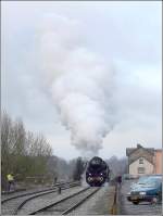 Die Dampflok 5519 fhrt am 25.01.09 mit einer mchtigen Rauchfahne aus dem Bahnhof Colmar Usines in Richtung Bissen ab.