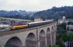 Nohab 1602 auf dem Stadtviadukt Luxembourg mit Zug 1720 der Nordstrecke, 17.06.1987.