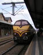 Hier Diesellok 1820 am Kopf des Pendelzuges auf der Strecke Dommeldange-Rodange, welche abwechselnd von 1800er mit Personenwagen und dem restaurierten Westwaggon 208 befahren wurde. Foto aufgenommen im Bahnhof von Ptange am 23.09.07.