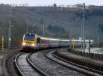 E-Lok 3010 vor dem Zug Richtung Lttich, bei der Ankunft aus Richtung Wilwerwiltz in Drauffelt. Mit diesem Zug begann unsere Reise zum Dampfsonderzug in Brssel. 17.02.08