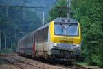 IR-Zug Liers-Lttich-Luxemburg fhrt ber die Linie 43 das Ourthetal entlang (hier zwischen Angleur und Tilff). Zweisystemlok der CFL und SNCB-Wagen (hier 3000 v DC), 8. Juni 2008