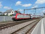 Noertzange - 13. Juni 2015 : Die 4005 verlässt den Bahnhof mit einem RE Luxemburg - Esch - Rodange.