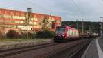 CFL 4010 durchfährt am 31. August 2017 den Bahnhof Mettlach mit einem Stahlzug in Richtung Mosel.