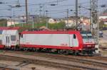 13.04.2007: CFL 4012 (Bombardier BR 185.1) hat soeben mit einem farblich gut abgestimmten Doppelstockwagenzug den Bahnhof Luxemburg in sdliche Richtung verlassen. 