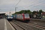 Während evb 628 150 als RB76 nach Verden(Aller) am Bahnsteig bereit steht, fährt CFL 4003 mit einem LKW-Walter Zug vorbei Richtung Bremen. (25.05.2022)