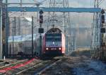 Lok 4015 nhert sich der Haltestelle Belval Usines/Rockhal aus Richtung Esch-sur-Alzette kommend.