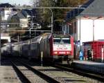 Lok 4009 kommt mit ihrem Zug im Bahnhof von Wiltz an.