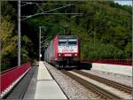 Die RB 3339 hat am 19.09.2010 den Tunnel Bourscheid soeben verlassen und fhrt ber die Sauerbrcke der Haltestelle Michelau entgegen. (Hans)