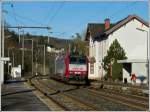 - Winterimpressionen - Mit viel Bgelfeuer drckt die 4015 ihre DoStos am 16.01.2012 aus dem Bahnhof von Wilwerwiltz.