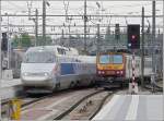 Es sollte ein Bild des einfahrenden TGV werden, doch leider fuhr mir der ausfahrende Triebzug 2010 durchs Bild und so ist es eine ungewhnliche Zugbegegnung geworden.