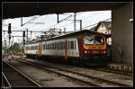 Triebwagen 2001 der CFL sammelt Fahrgste in Bettembourg ein, um dann als RE 66128 nach Volmerange-les-Mines zu fahren. Aufgenommen am 21.06.2011.