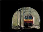 - Tunnelblick - Der kurze Tunnel in Lellingen ermglichte am 27.03.2012 den Triebzug Z 2011 vor der Einfahrt zu fotografieren. (Hans)