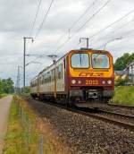Elektrischer doppel Triebwagen der CFL Serie 2000, auch Typ Z2 genannt, hier kommt am 15.06.2013 der Triebzug 2013 aus Richtung Mersch und erreicht gleich Lintgen.