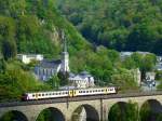 Luxemburg, der CFL TW 2019 auf dem Pfaffenthal Viadukt der Nordstrecke. 25.04.2014