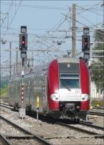 Die Nummer 1 der Triebzge BR 2200 kommt am 01.07.08 aus Richtung Luxemburg und fhrt in den Bahnhof von Ptange ein.