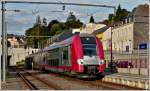 - Bahnhofsambiente - Ein uerts seltener Gast, die Computermaus 2209 fhrt am 08.07.2011 als Sonderzug zum Musikfestival in den Bahnhof von Wiltz ein.