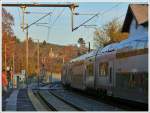 . Bgelfeuer – Begleitet von einem regelrechten Feuerwerk verlsst am kalten Morgen des 16.12.2013 der IR 3708 Luxembourg – Troisvierges den Bahnhof von Wilwerwiltz. (Jeanny)