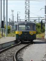 Der Uerdinger Schienenbus 551 669 der AMTF Train 1900 (Association des Muses et Tourisme Ferroviaire - Verein fr Eisenbahnmuseum und -tourismus), der einzige normalspurigen Luxemburger Museumsbahn kommt am 17.08.08 im Bahnhof von Ptange an, um die zahlreichen Fahrgste nach Fond de Gras zu bringen. (Jeanny)