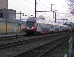 Steuerwagen 012 in Richtung Troisvierges bei der Ausfahrt aus dem Bahnhof Mersch. Unten rechts sieht man noch den Steuerwagen als Schlusslicht eines Zuges in Richtung Luxemburg. 18.11.07  