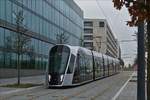 Am 7.12.2017 noch im Probebetrieb, wird es ab dem 10.12.2017 um 13 Uhr Ernst, dann nehmen die Trams in Luxemburg ihren Regelbetrieb auf.
 
Im Bild Tram N 105 vor der momentanen Endhaltestelle Luxexpo in Richtung Haltestelle Rout Brck-Pafendall. (Hans)