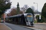 Stadt Luxemburg. Tram in der Testphase von der Stäereplatz bis zum Hauptbahnhof. Diese Tram fährt durch die Avenue Emile Reuter in Richtung Hauptbahnhof, im Moment noch ohne Fahrgäste. 02.12.2020