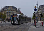 Tram 107, fährt an der Place de Paris vorbei in Richtung Bahnhof von Luxemburg.